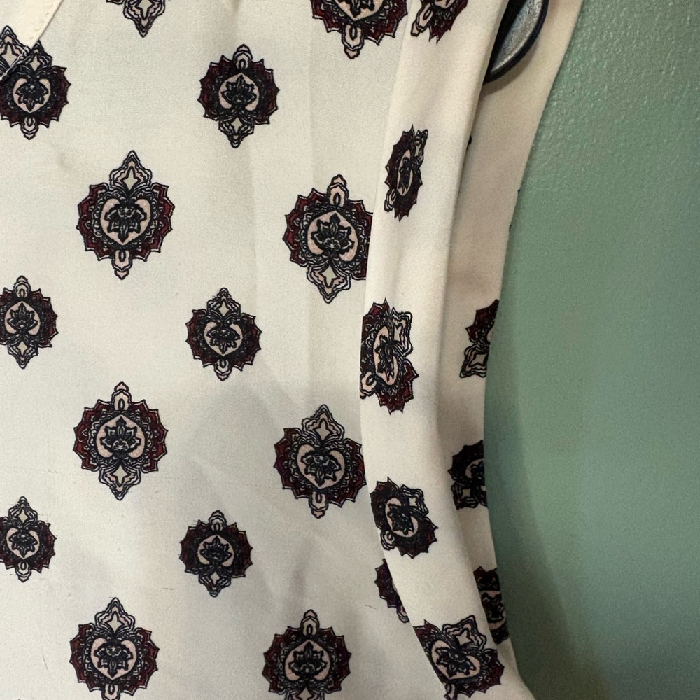 Ann Taylor Black and Cream Patterned Blouse - Picture 5 of 6